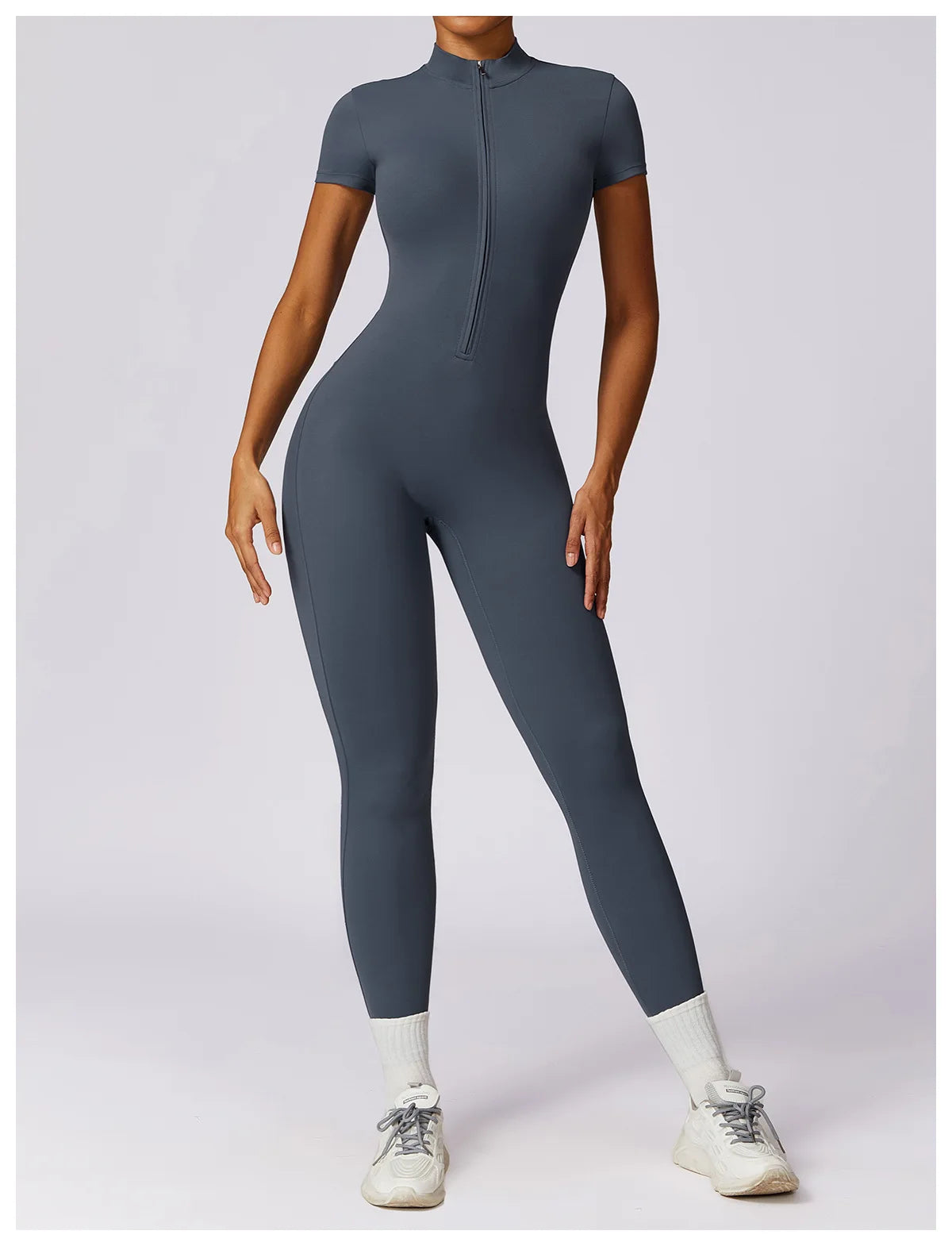 Combinaison de sport femme courte