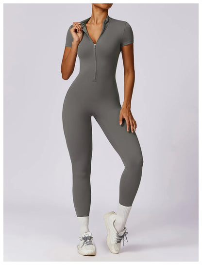 Combinaison de sport femme courte