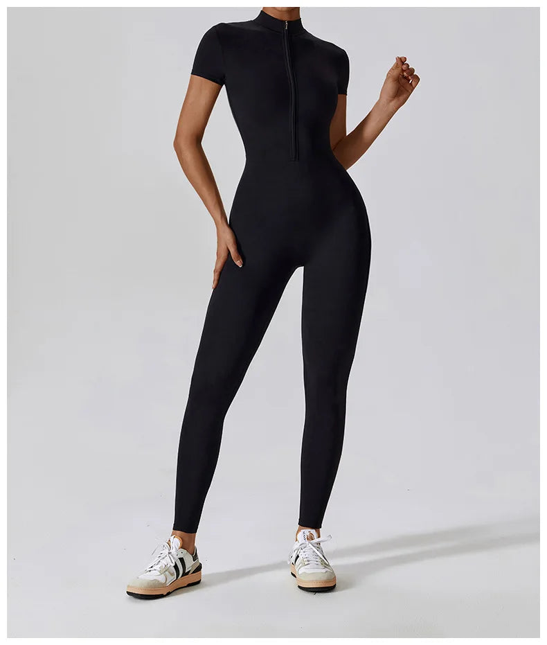 Combinaison de sport femme courte