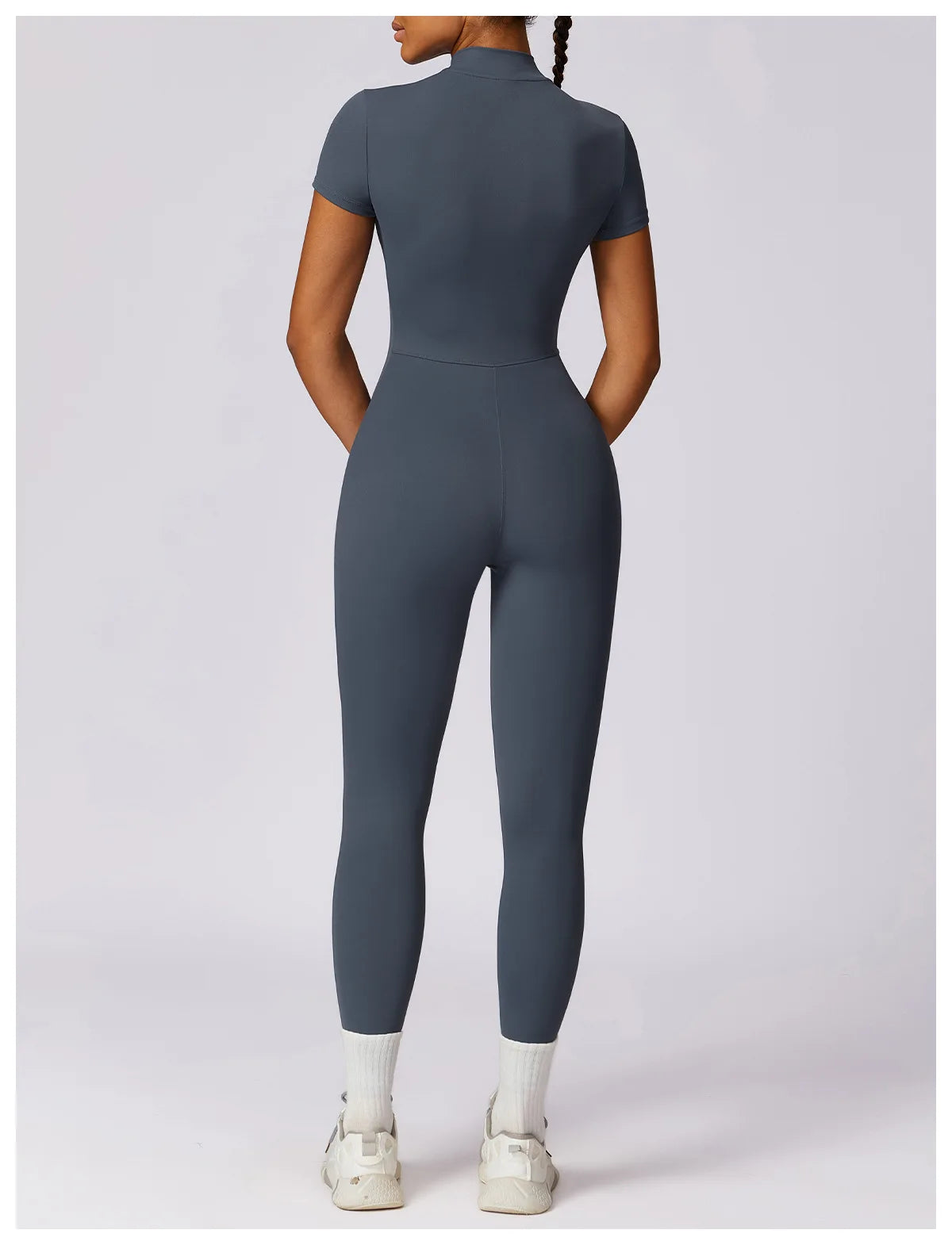 Combinaison de sport femme courte