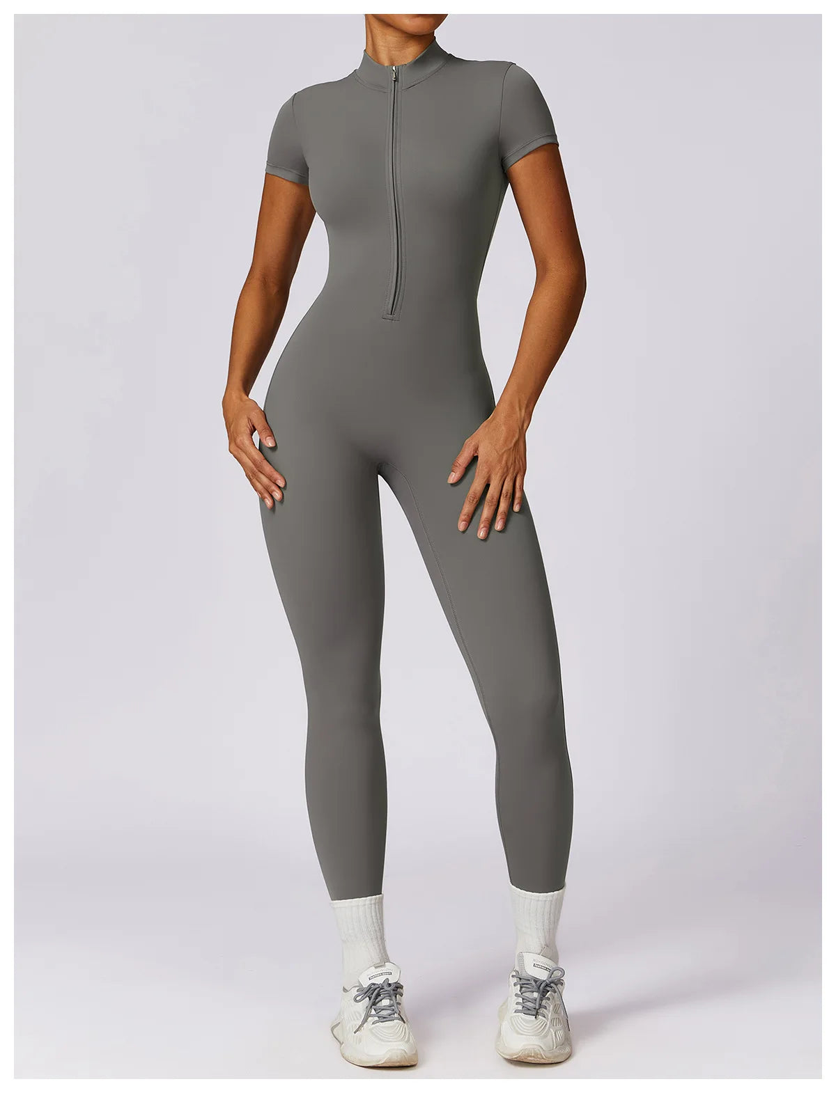 Combinaison de sport femme courte