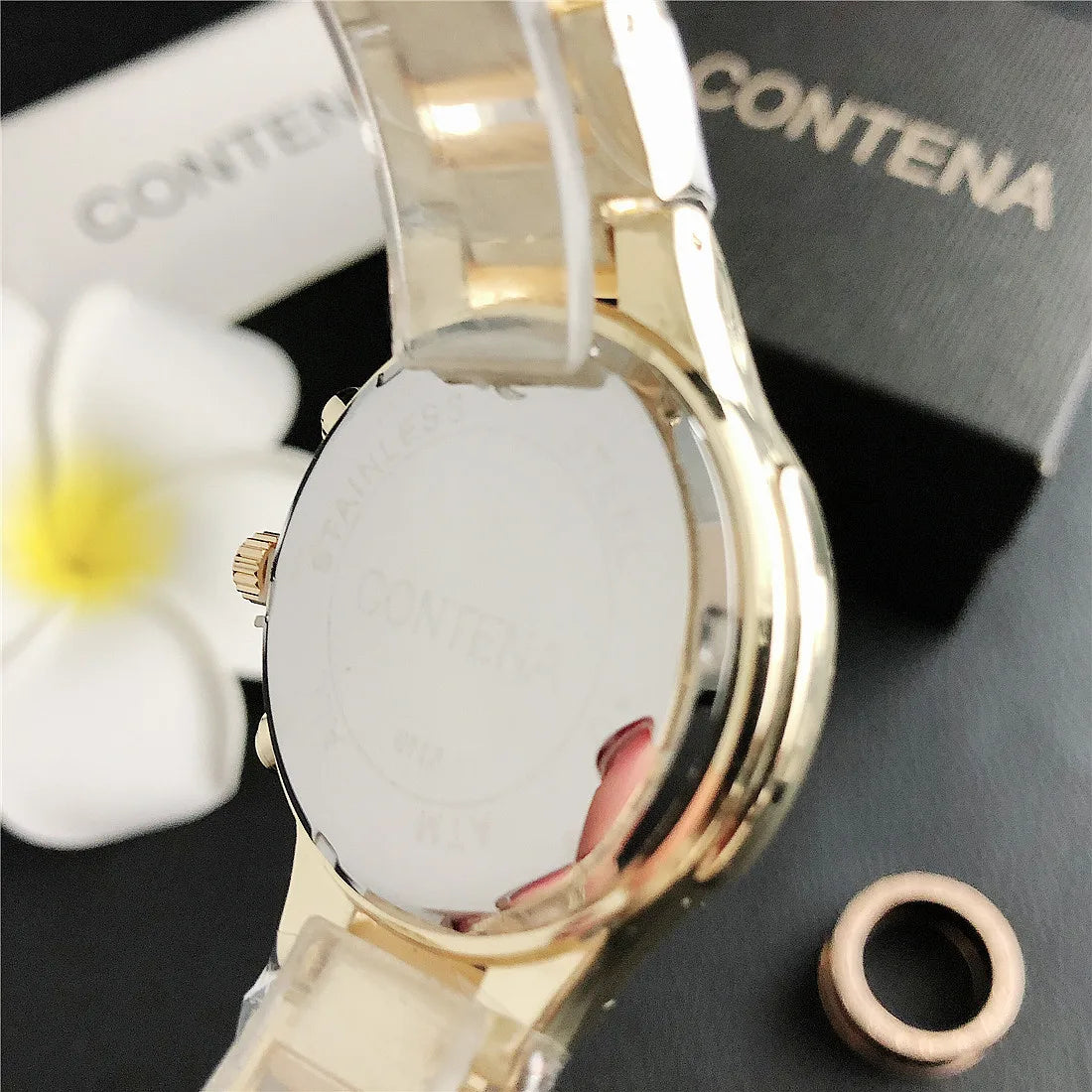 Montre à quartz pour femme avec bracelet en acier inoxydable