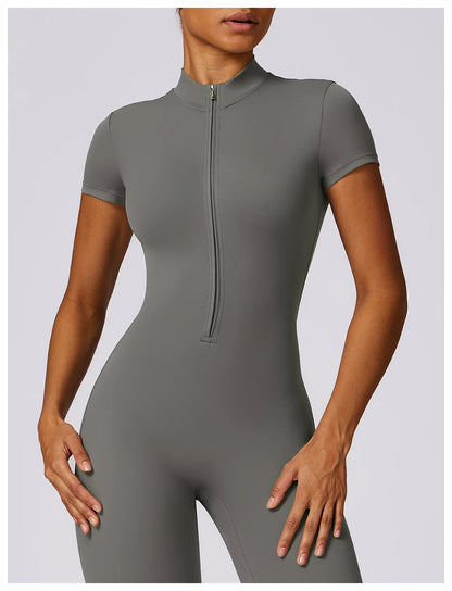 Combinaison de sport femme courte